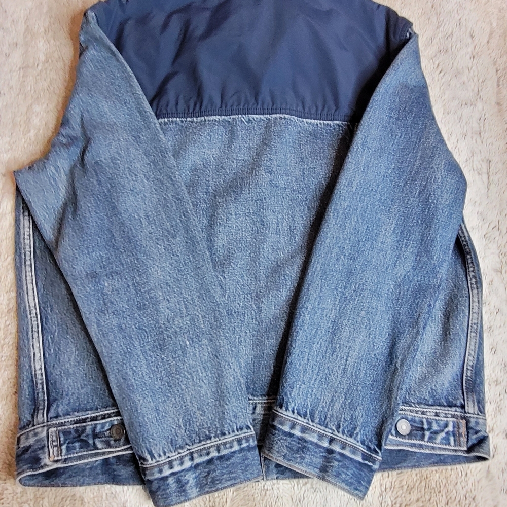 Levi’s Men’s Trucker Jacket Denim Blue Poly Block Chest Size LARGE - Picture 10 of 10